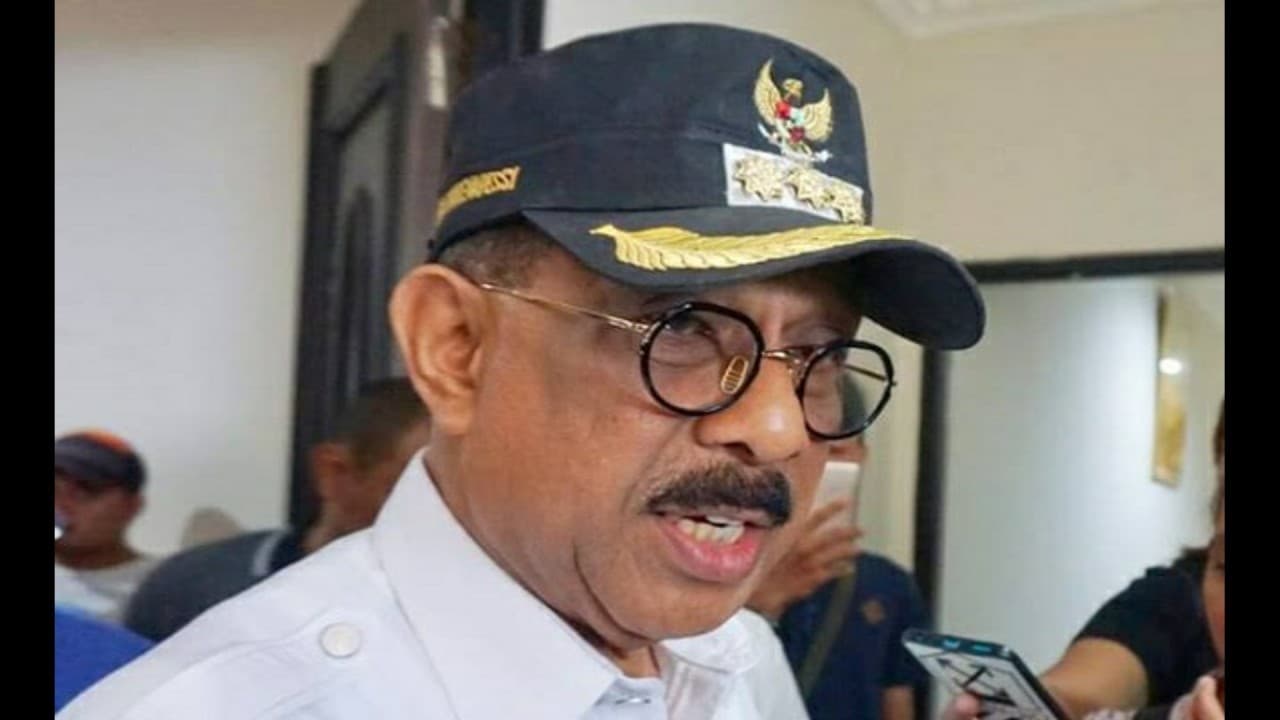 Wali Kota Ambon Richard Louhenapessy tersangka suap izin Alfamidi
