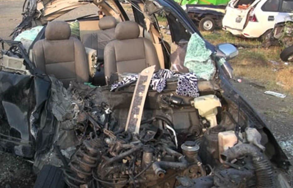  Avanza rusak parah ditabrak Bus PO Sinar Jaya di tol Cipali (Foto:Istimewa)
