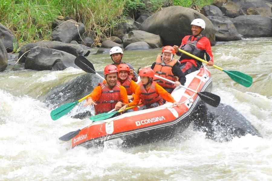 Arung Jeram di Sungai Citarik Sukabumi (Foto:REQNews)