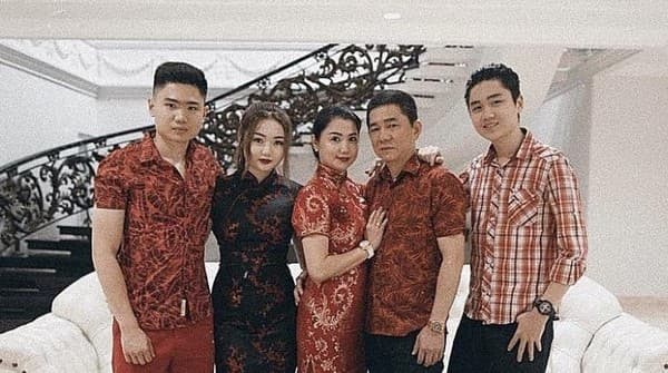 Vanessa Khong dan Keluarganya (Foto: Instagram Vanessa Khong)