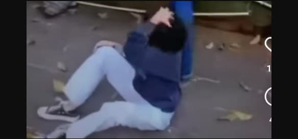 Viral remaja perempuan dikeroyok di Bogor. 