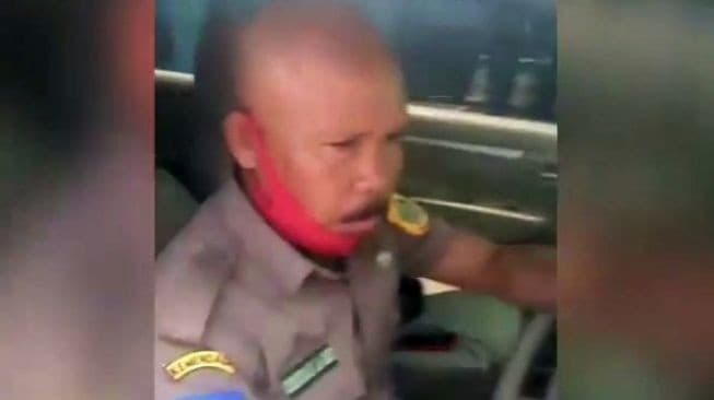 Wajah pelaku yang menghalangi mobil ambulans (Foto:Istimewa)