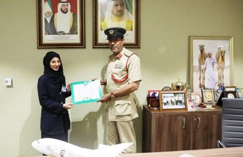 Heroik! Polisi Cantik Ini Bantu Selamatkan Wanita Hamil dan Bayinya di Bandara