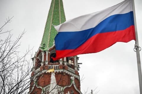 Rusia Berduka, Kibarkan Bendera Setengah Tiang Usai Penembakan di Moscow