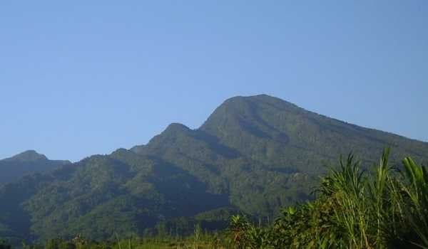 Pendaki Suami Istri yang Tersesat di Gunung Salak Akhirnya Ditemukan