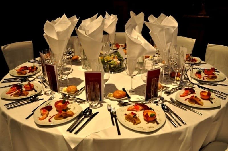 Ditraktir Makan Media Seharga 9 Juta, Pejabat Ini Akhirnya Mengundurkan Diri