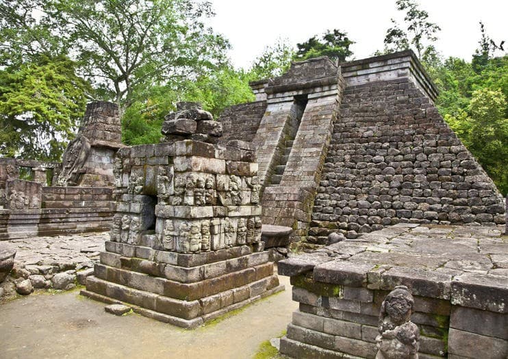 Candi Sukuh, Hamparan Arca yang Menonjolkan Sisi Seksualitas