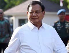 Jahil, Prabowo Tertawa Lucu Usai Kerjai Asistennya