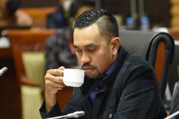 Ahmad Sahroni (Instagram @ahmadsaroni88)