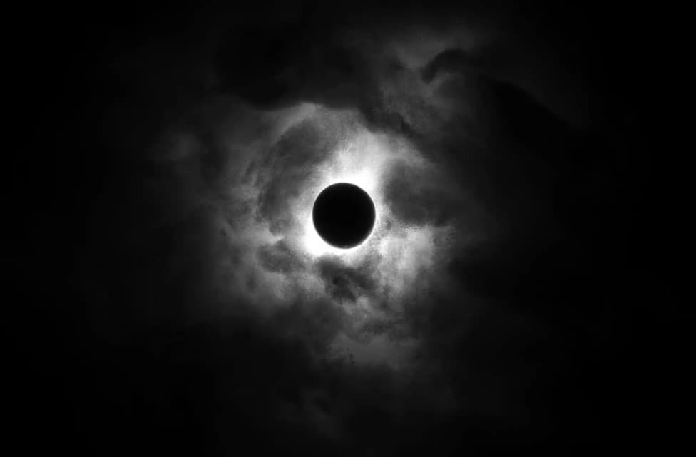 Jangan Kaget! Fenomena Black Moon Bakal Hiasi Langit Indonesia di Akhir Mei 2022, Ini Penjelasannya