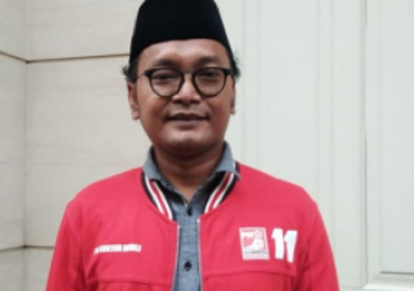 Datangi Polda Metro, Guntur Romli Laporkan Guru Besar UGM Prof Karna Wijaya