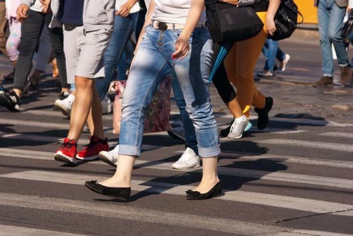 Studi Terbaru: Jalan Lambat Adalah Tanda Awal Kepikunan, Begini Lho Penjelasannya!