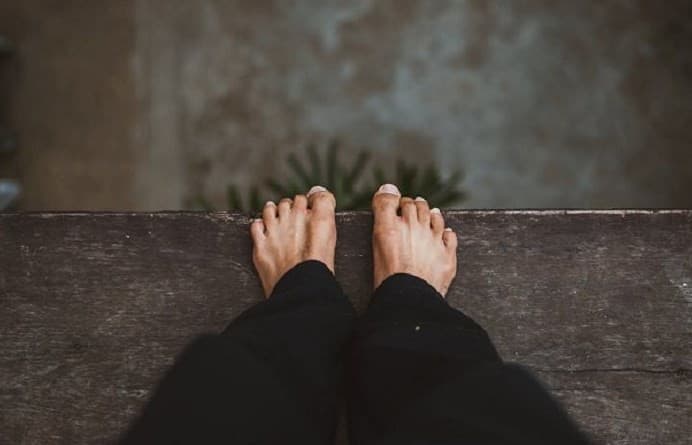 Ilustrasi terjun dari gedung (Foto: Istimewa)