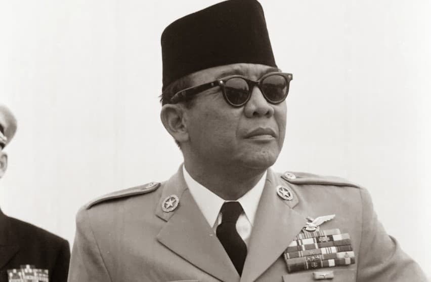 Kisah Cinta Masa Remaja Bung Karno: Nembak Cewe Malah Dikatain Binatang Kotor!