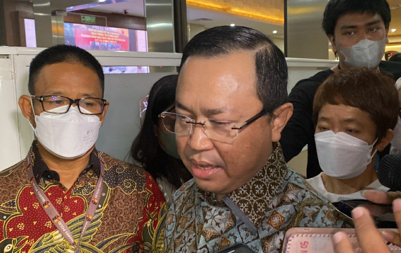 Kuasa Hukum Putri Candrawathi, Arman Hanis