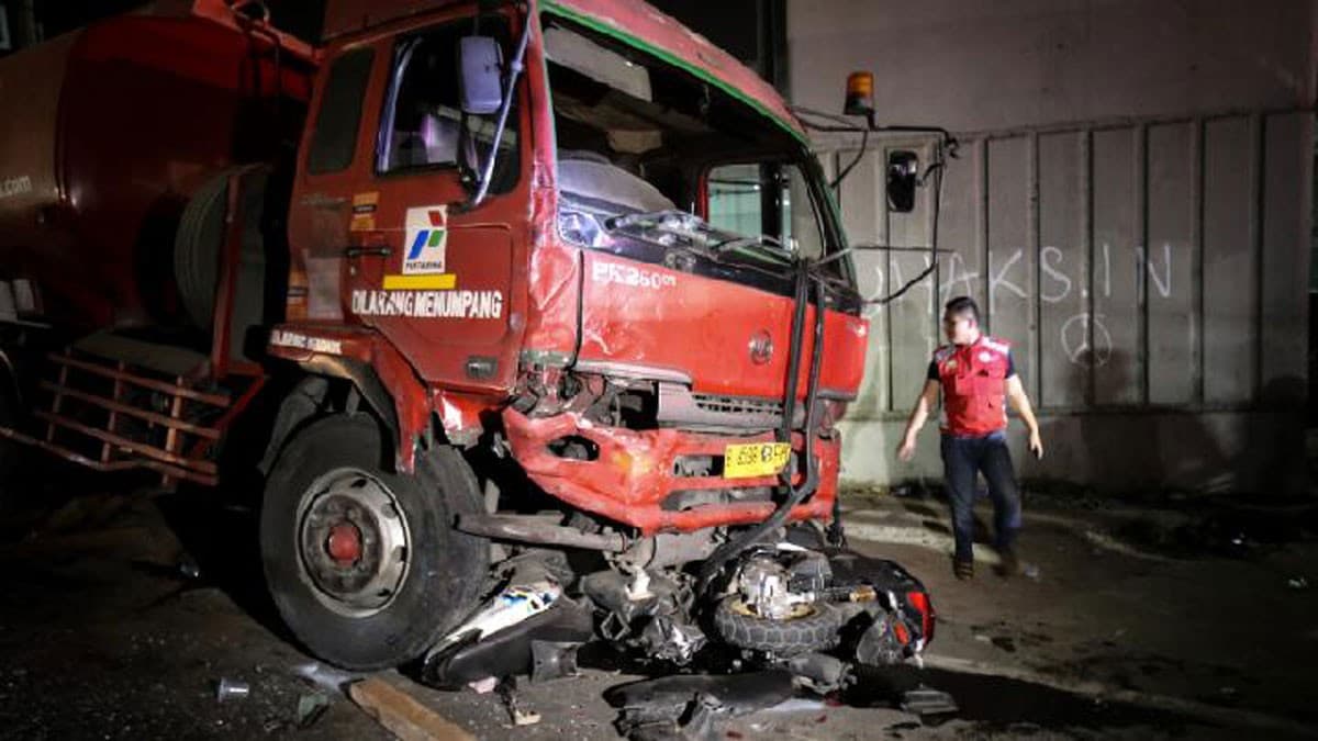 Kecelakaan maut di Jalan Alternatif Cibubur, Bekasi pada Senin 18 Juli 2022 (Foto: Istimewa)