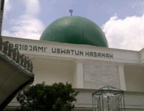 Waduh, Masjid di Ciracas Dapat Teror Air Keras