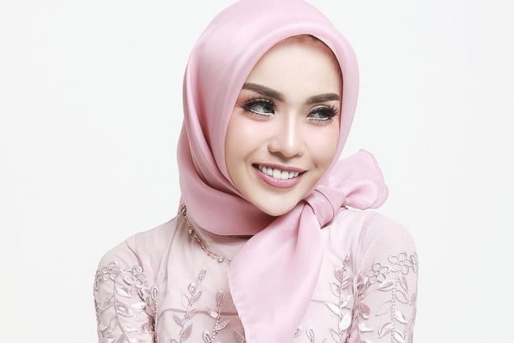 Gak Ada Habisnya! Dari Kasus Bisnis Tas KW dan Bipolar, Kini Medina Zein Jadi Korban KDRT Sang Suami