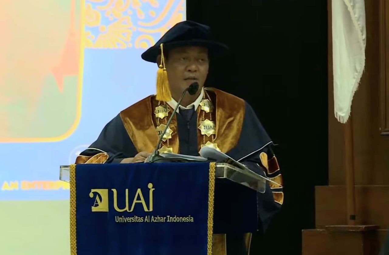 Profesor Suparji Ahmad, dikukuhkan sebagai Guru Besar Ilmu Hukum Universitas Al-Azhar Indonesia (UAI) pada Kamis 23 Juni 2022