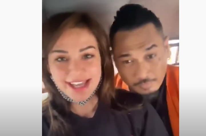 Screenshot video ciuman Jerinx-Nora (Foto: Istimewa)