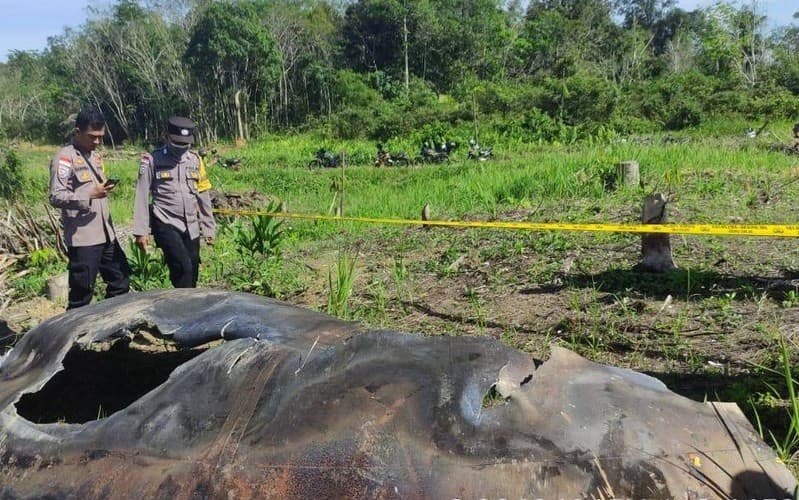 Serpihan Roket Milik Cina Jatuh di Kebun Warga (Foto:Istimewa)