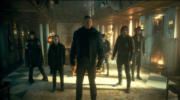 Ada Lafaz Allah di Lantai, 'The Umbrella Academy Season 3' Tuai Kontroversi! Netflix Banjir Hujatan