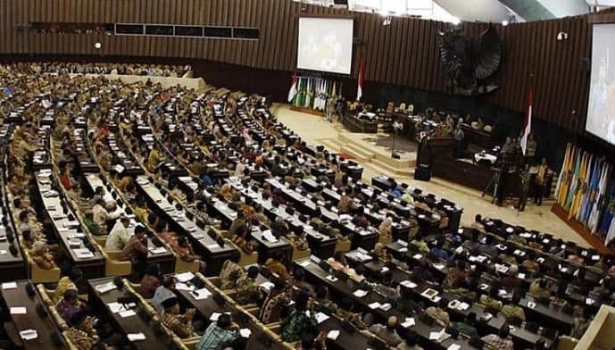 Warganet Tanggapi Gugatan Mahasiswa ke MK Minta Rakyat Bisa Pecat Anggota DPR RI