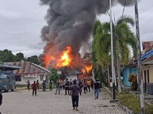 Ilustrasi gedung dibakar(Foto:Istimewa)