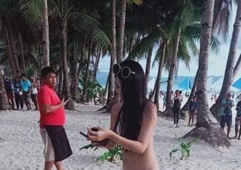 Pakai bikini terlalu seksi di pantai Boracay, turis wanita ini ditangkap polisi (doc: Facebook)