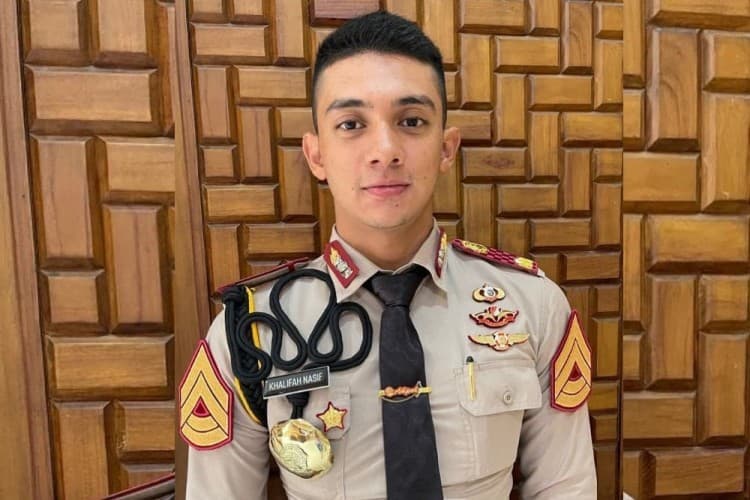 5 Potret Ganteng Khalifah Nasif, Taruna Akpol Viral Berprestasi yang Ternyata 'Anak Sultan'