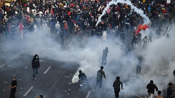 Hampir 1000 Orang Jadi Tersangka dalam Kasus Demo Ricuh Bulan Agustus, Ini Rinciannya