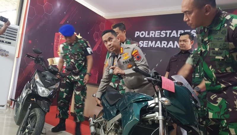 Dua motor yang digunakan oknum penembak istri TNI diamankan (Foto:Antara)