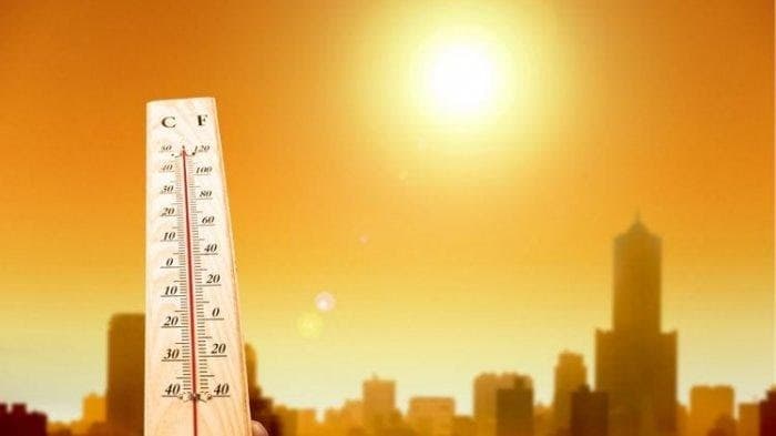Suhu Panas Mencapai 62 Derajat Celcius, Kolam Renang di Negara Ini Penuh Warga