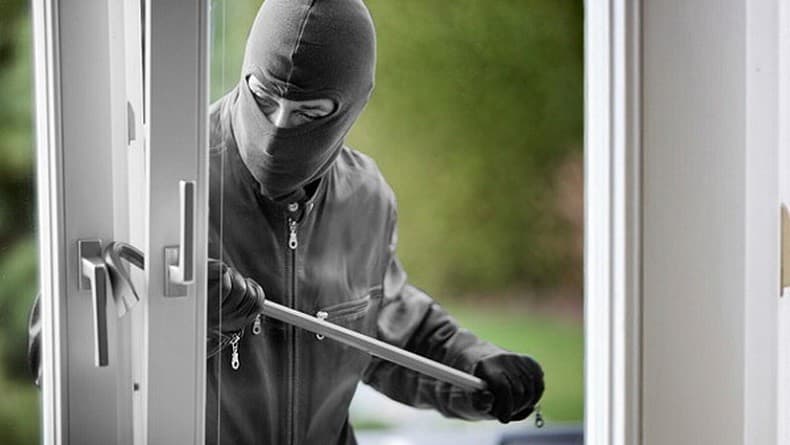 Nyali Besar! Pria Curi Sepatu Perwira TNI di Sulsel, Ternyata Dijual dengan Harga Mengejutkan