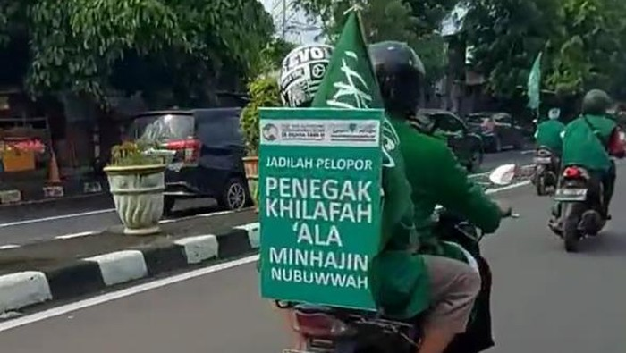 Konvoi seruan khilafah di Cawang, Jakarta Timur
