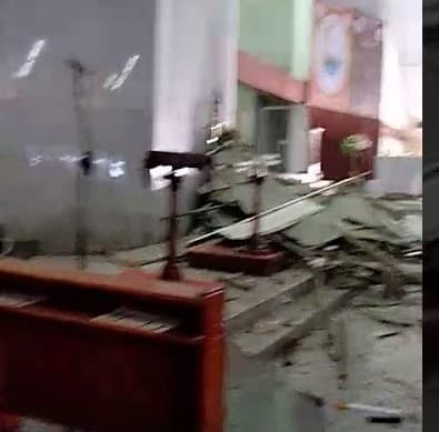 Plafon Gereja Maria Kusuma Karmel  Ambruk (Foto:Istimewa)
