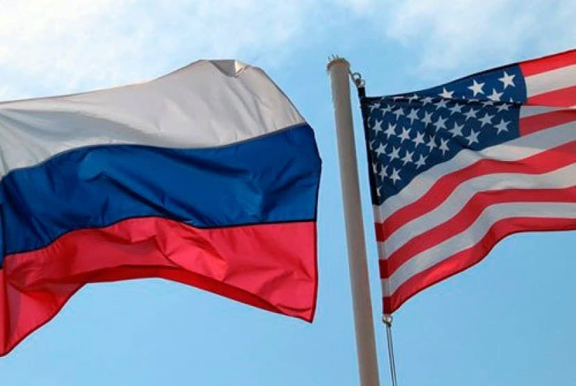 Bendera Rusia dan Amerika (FOto:Istimewa)