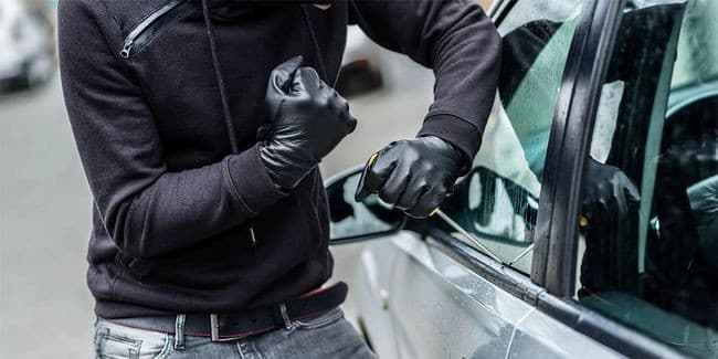 Barang-barang Ini Ditemukan Dalam Mobil yang Mencurigakan di Hotel Raffles