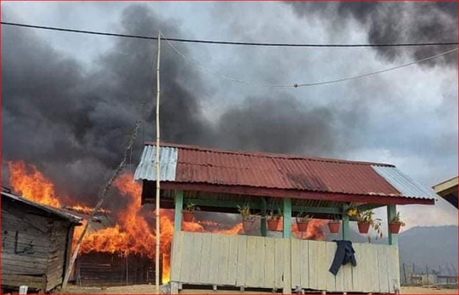 Pejuang Etnis Chin Bakar Pos Terdepan Tentara Myanmar