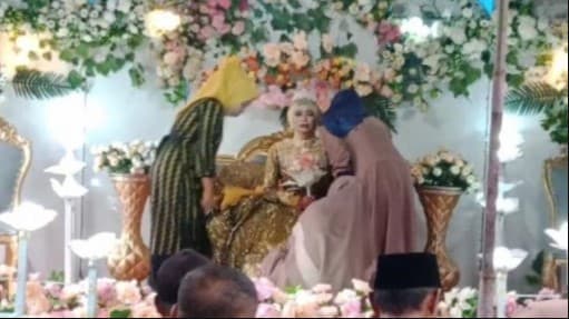 Pengantin wanita ditinggal kabur mempelai pria jelang akad nikah di Dompu, NTB. (Foto: Istimewa)