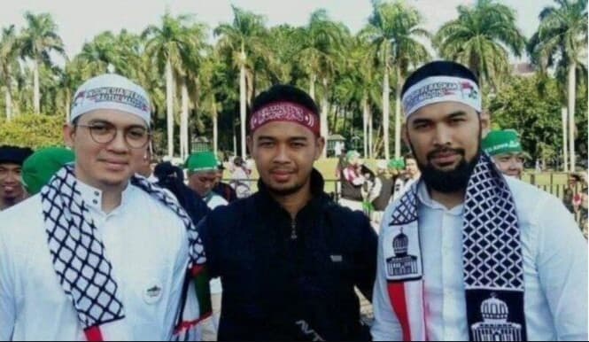 Viral Jejak Digital Diduga Pria Penendang Sesajen, Duh! Teuku Wisnu dan Irwansyah Ikut Terseret