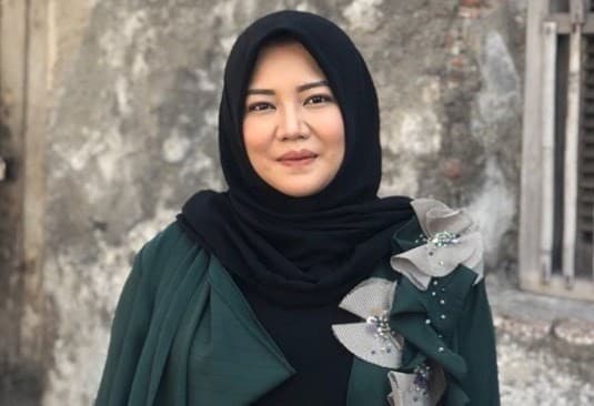 Heboh penjelasan Risa Saraswati soal alasan tuyul tak bisa tilep uang di bank. (Foto: Istimewa)