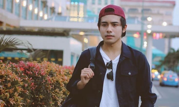Aktor Riza Syah dikeroyok orang tak dikenal.