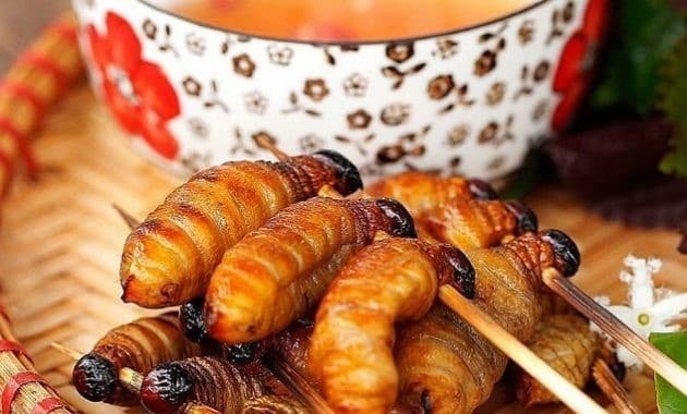 Sate ulat sagu khas Wamena (Foto: Istimewa)