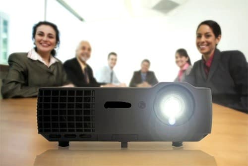 Viral, Mahasiswa Ini Tak Sengaja Malah Menayangkan Video 'Gituan' Saat Presentasi