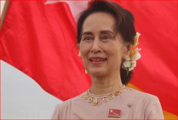 Aung San Suu Kyi Minta Uang Untuk Beli Makanan Kepada Pengacara