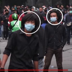 Wajah terduga pembakar Halte TransJakarta (Foto: NarasiTv) 