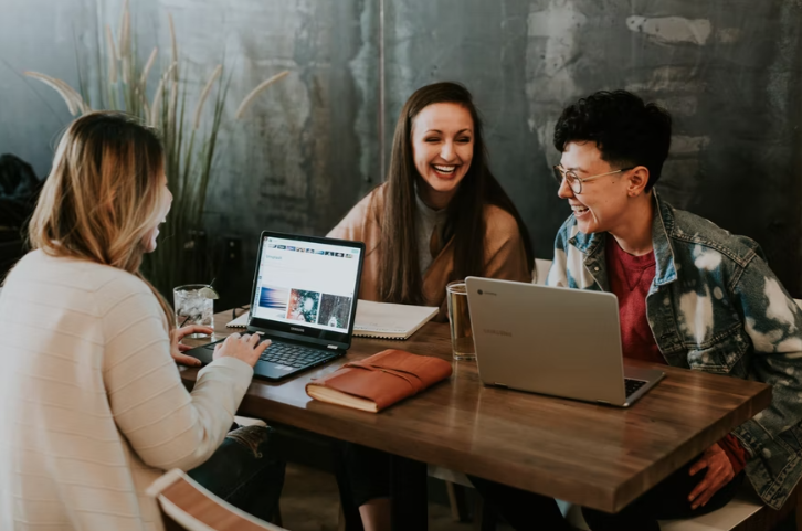 Ilustrasi bekerja WFA (Foto: Unsplash)