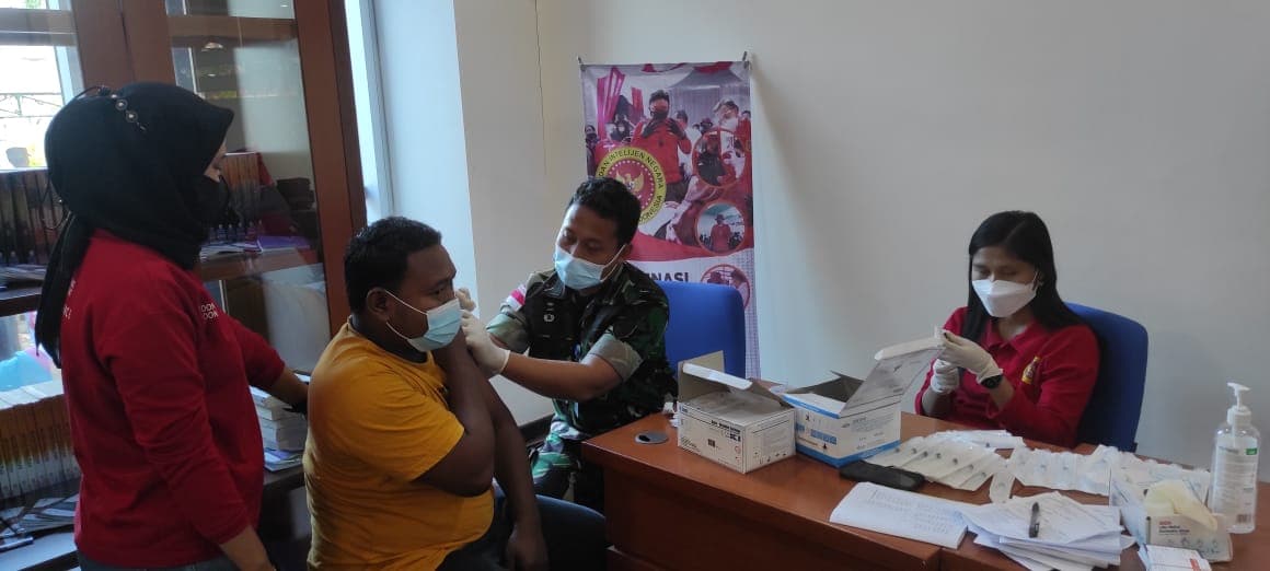 Didukung BIN, Vaksinasi di UT Tarakan Diserbu Masyarakat dan Mahasiswa
