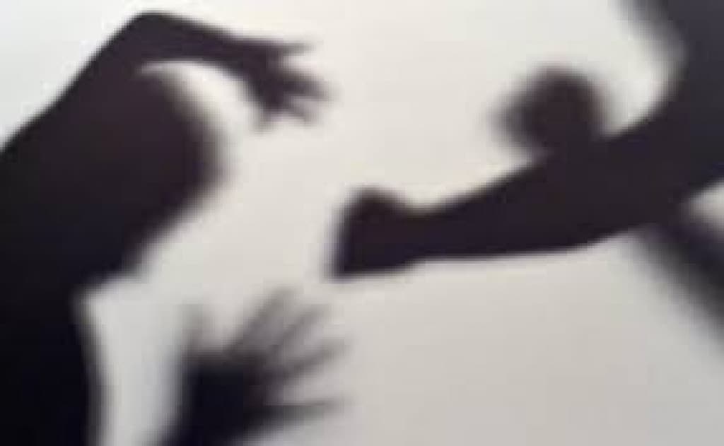 Viral! Wartawan Diduga Dianiaya Oknum Petugas SPPG Saat Liput Kasus Keracunan MBG di Pasar Rebo Jaktim